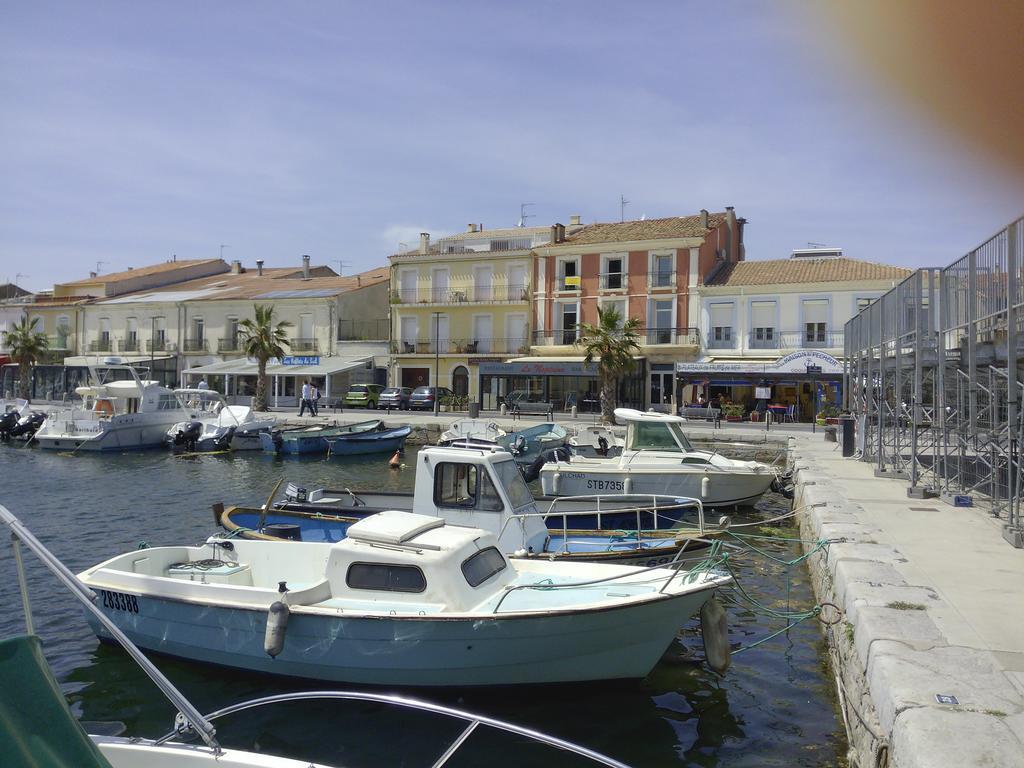 Chambres D'Hotes La Maison Sur Le Port Мезе Экстерьер фото